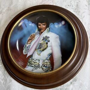 Elvis Presley " The Legend" collector plate With Wood Display Surround